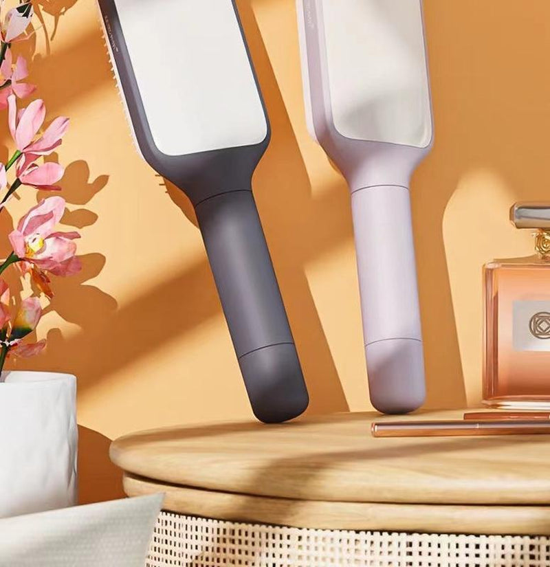 Rotatable Brush/Comb, Can be Used for People, and Animals